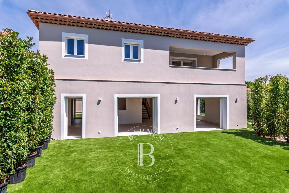 Villa in Grasse, Provence-Alpes-Côte d'Azur, France 2 - 18213322