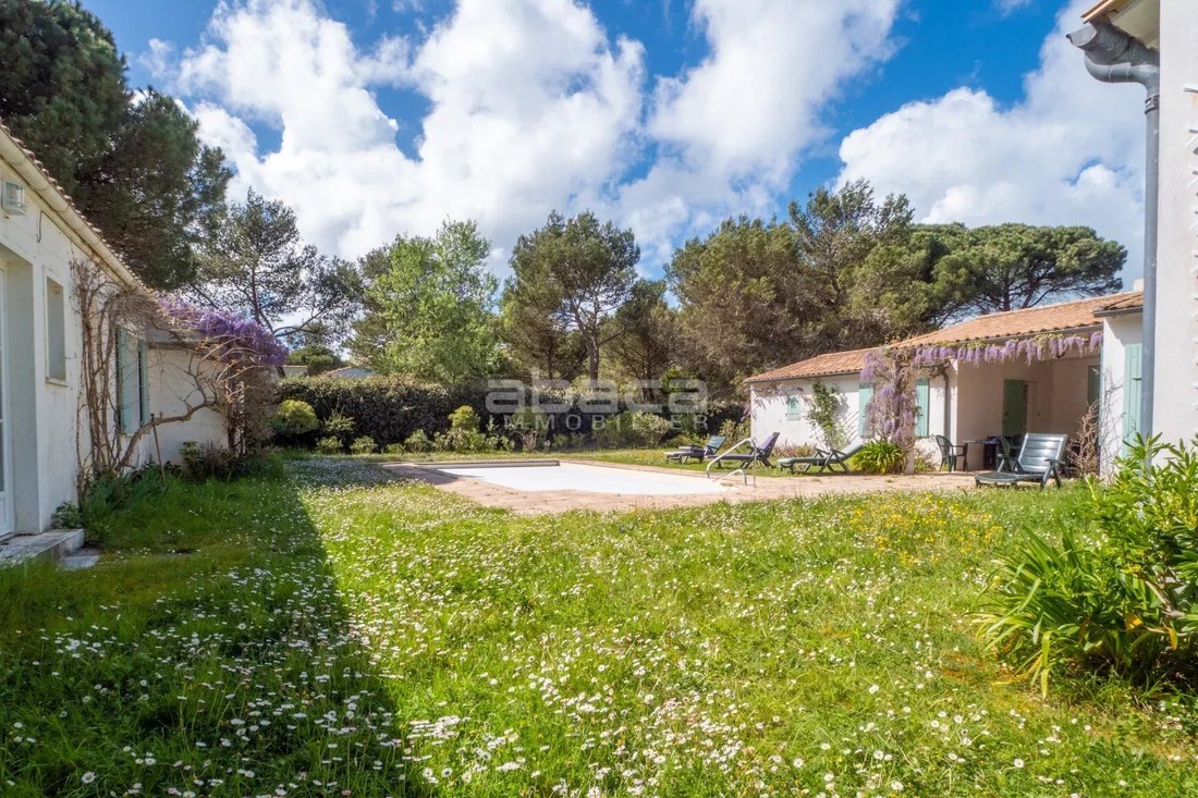 House in Les Portes-en-Ré, Nouvelle-Aquitaine, France 1 - 15513093