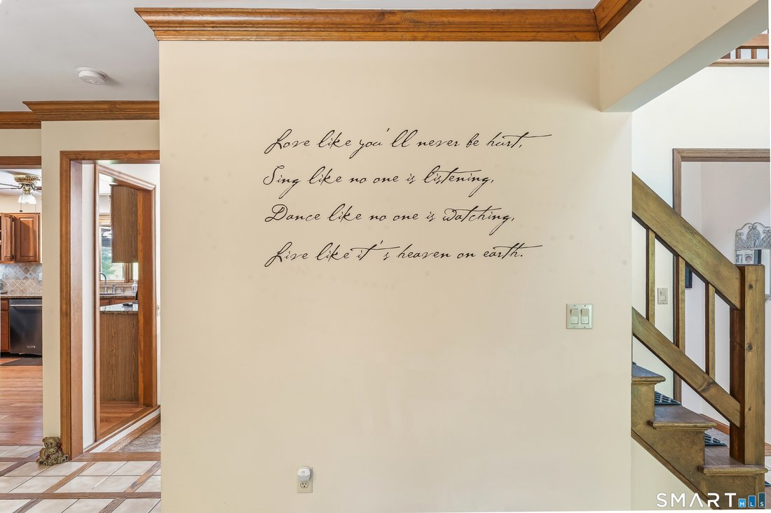 House in Newtown, Connecticut, United States 4 - 18211414