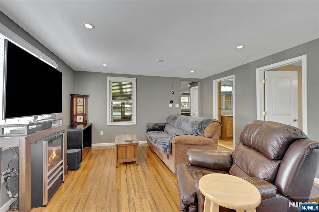 Hillsborough, New Jersey, United States 2 - 18212897