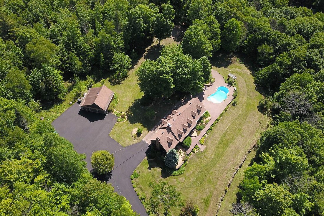 House in Saint-Hippolyte, Quebec, Canada 5 - 18213011