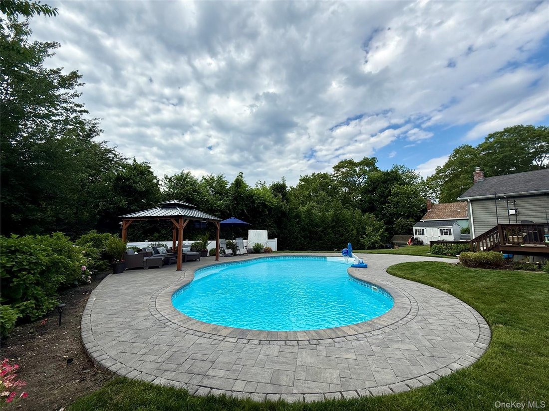 House in Sound Beach, New York, United States 4 - 18211637