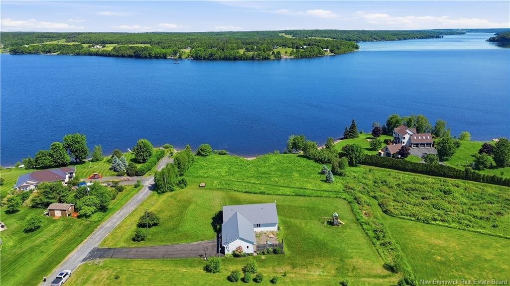 House in Harvey, New Brunswick, Canada 4 - 18212368