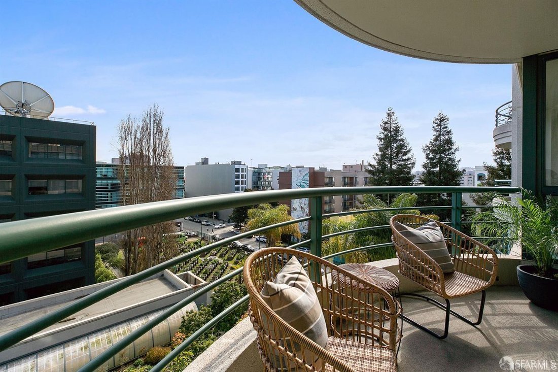 Condo in San Francisco, California, United States 2 - 18211580