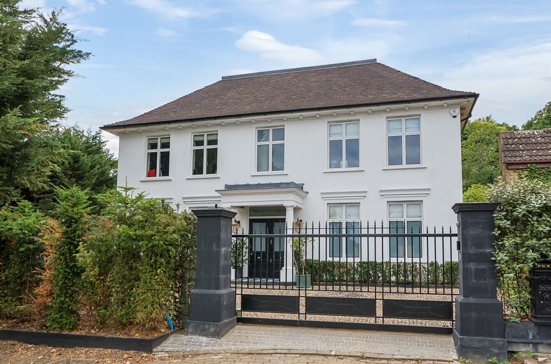 House in Barnet, England 1 - 18211246