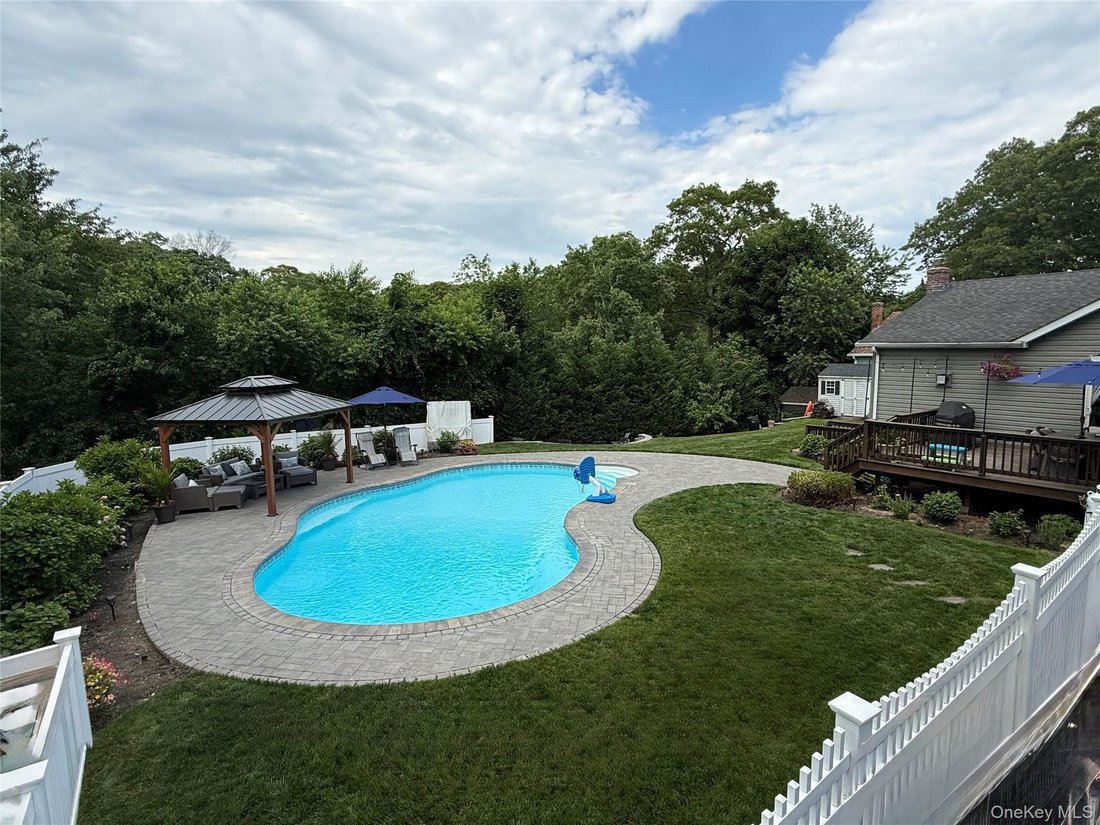 House in Sound Beach, New York, United States 2 - 18211637