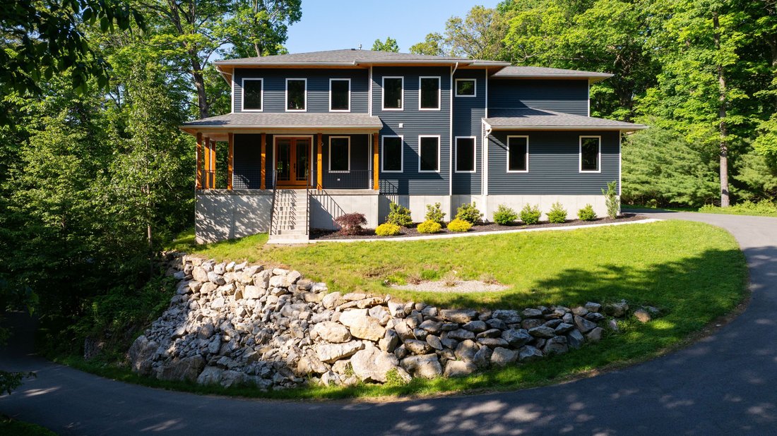 Spackenkill, New York, United States 2 - 18212963