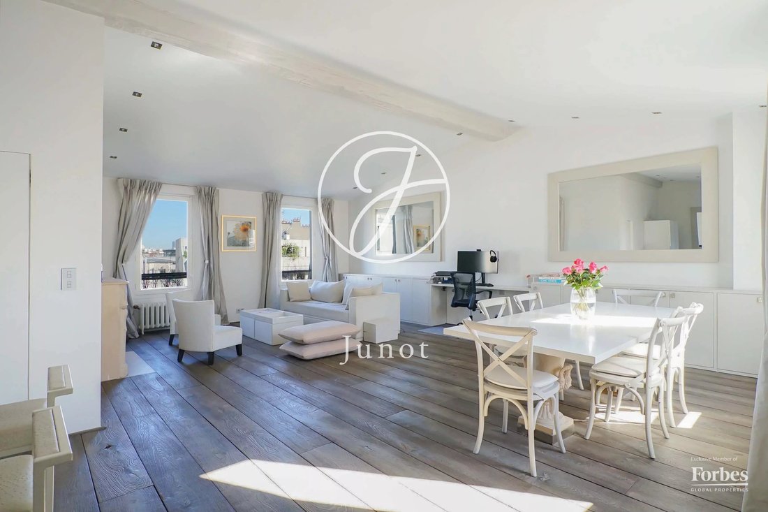 Apartment in Ecole Militaire, Paris 7e Arrondissement, Paris 1 - 18211221