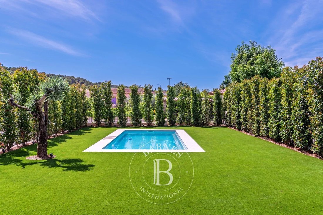 Villa in Grasse, Provence-Alpes-Côte d'Azur, France 3 - 18213322