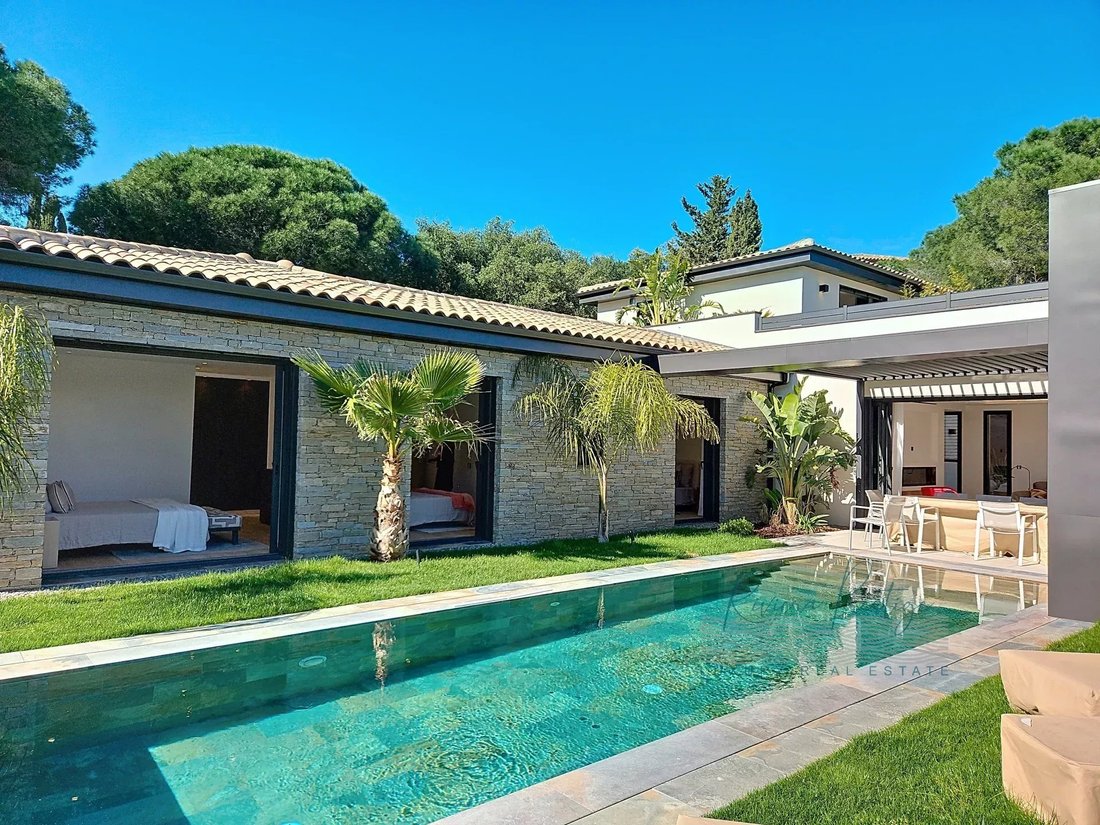 Villa in French Riviera, Provence-Alpes-Côte d'Azur, France 1 - 15380445