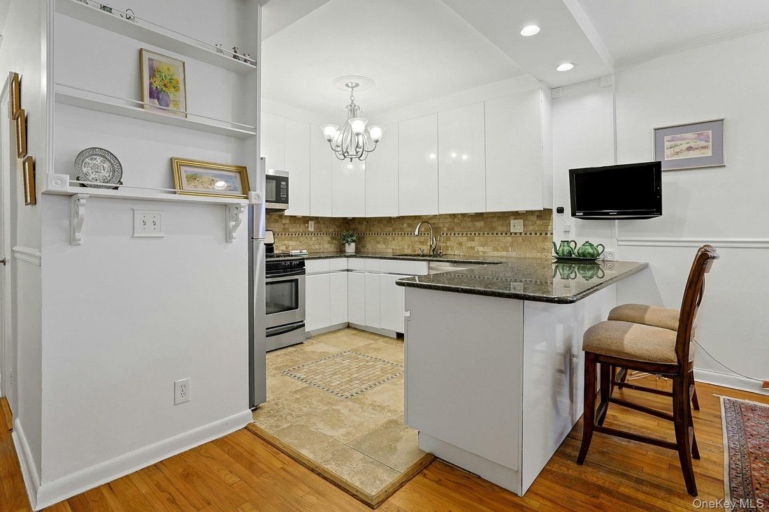 Co Op in New Rochelle, New York, United States 5 - 18213092