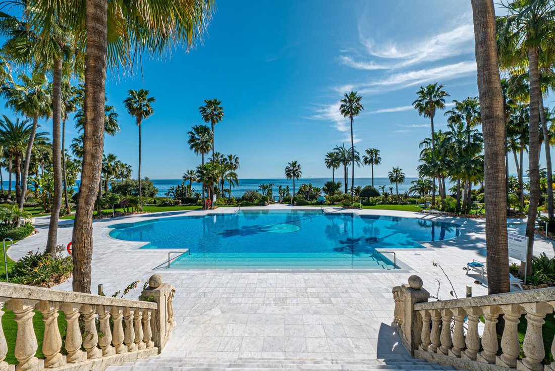 Apartment in Estepona, Andalusia, Spain 1 - 18213324