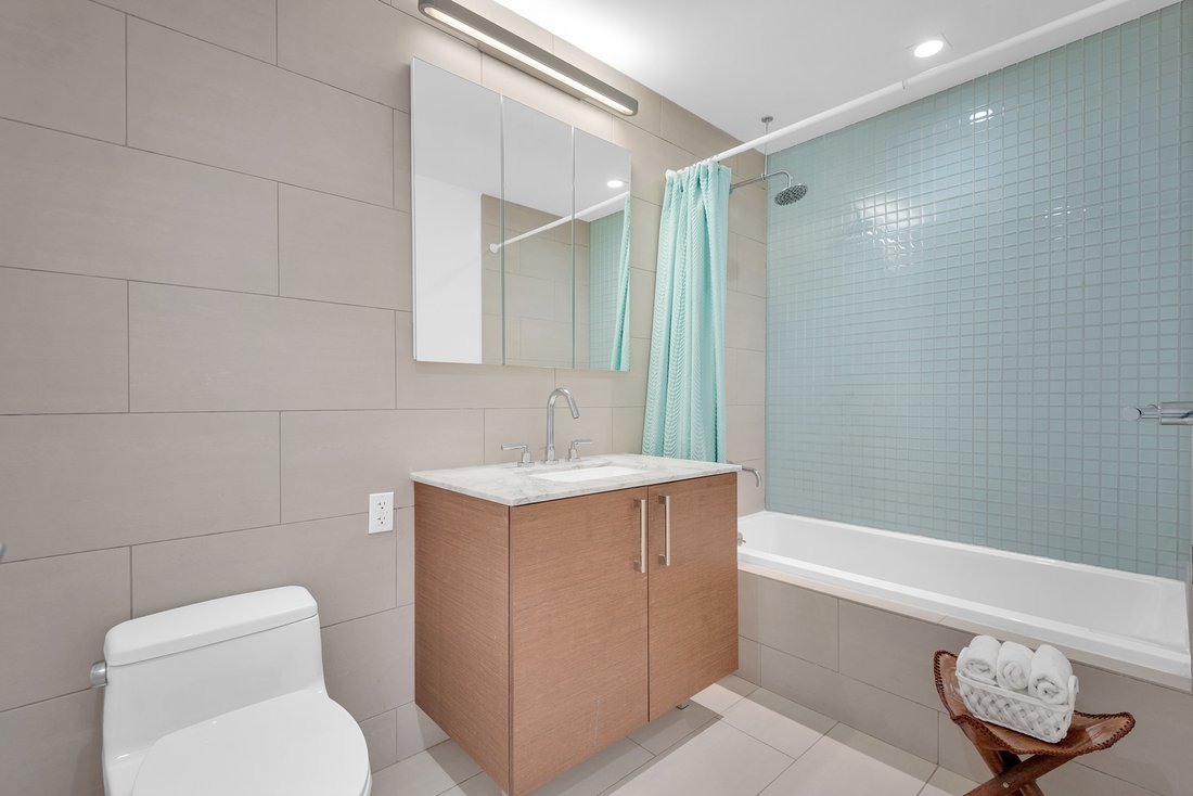 Condo in New York, New York, United States 1 - 18082911