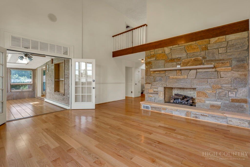 House in Foscoe, North Carolina, United States 5 - 18210948