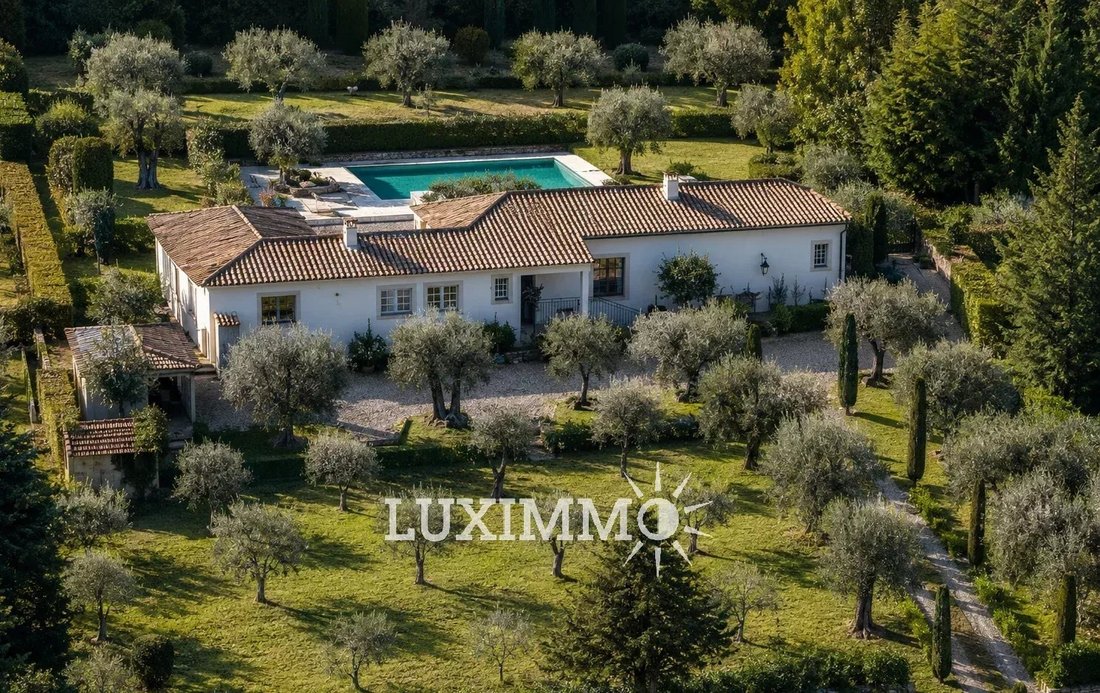 Villa in Valbonne, Provence-Alpes-Côte d'Azur, France 2 - 17448504