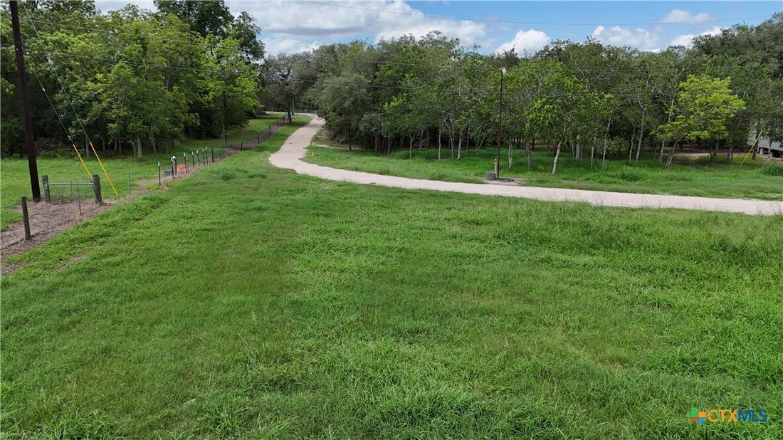 Goliad, Texas, United States 2 - 17333561