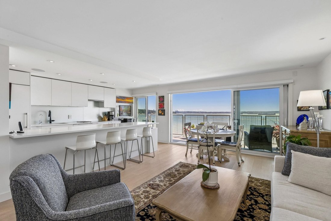 Condo in West Vancouver, British Columbia, Canada 1 - 18123650