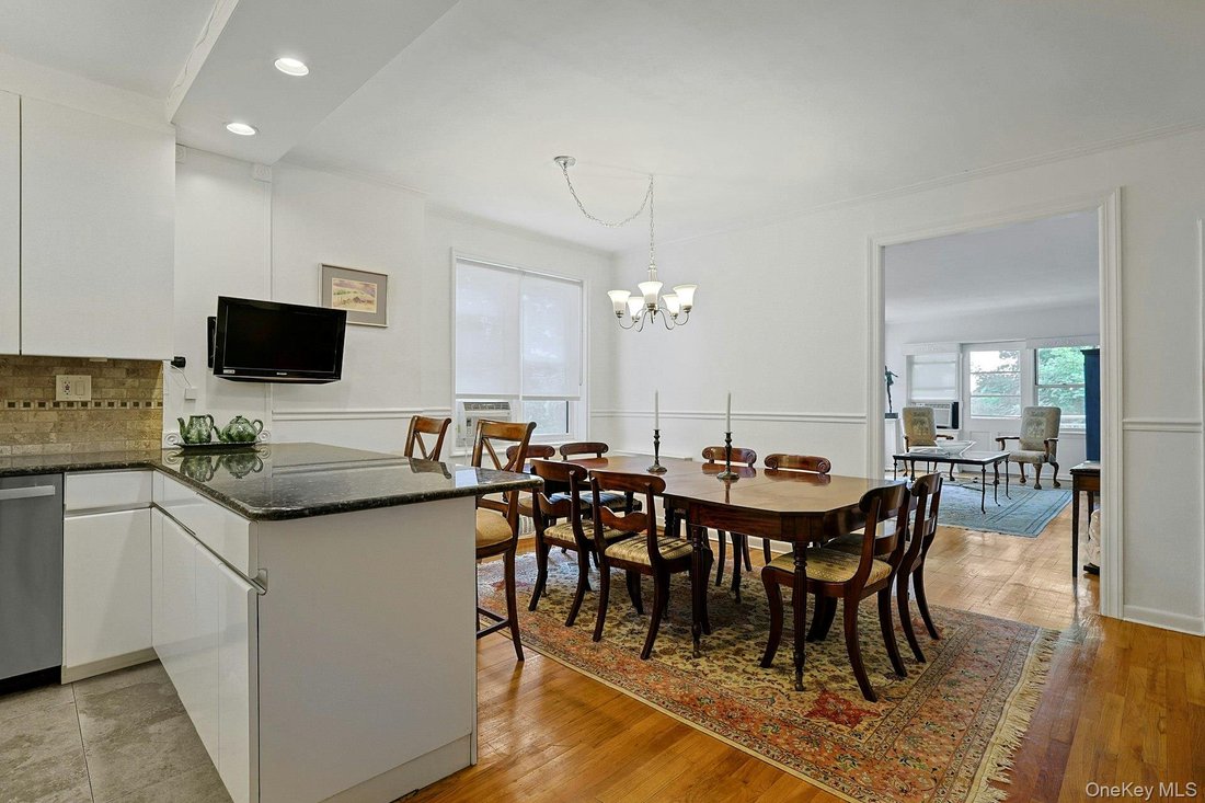 Co Op in New Rochelle, New York, United States 4 - 18213092