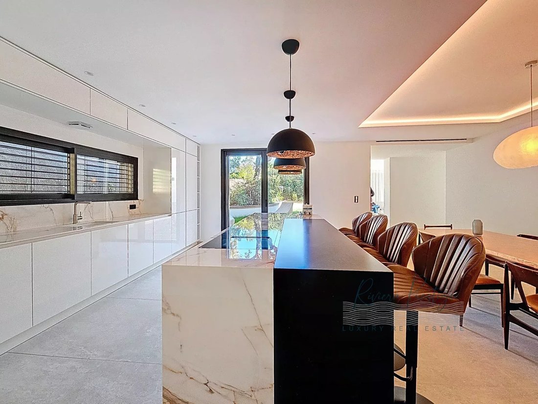 Villa in French Riviera, Provence-Alpes-Côte d'Azur, France 5 - 15380445