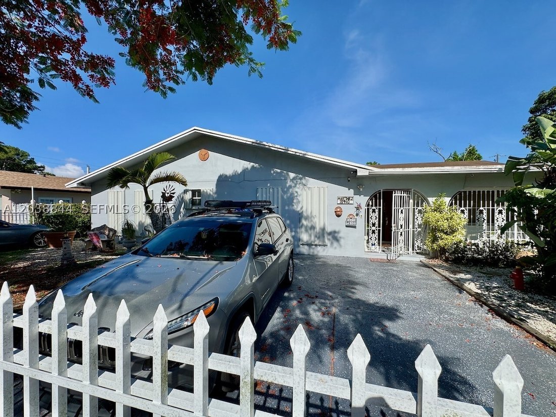 House in Opa-locka, Florida, United States 1 - 18211114