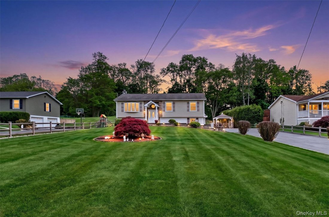 House in Spackenkill, New York, United States 1 - 18142363
