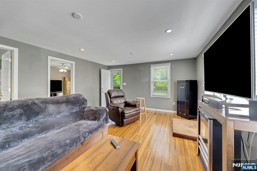 Hillsborough, New Jersey, United States 3 - 18212897