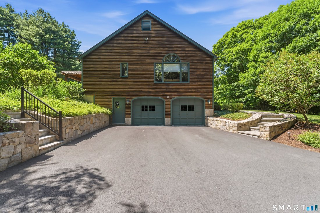 House in Newtown, Connecticut, United States 2 - 18211414