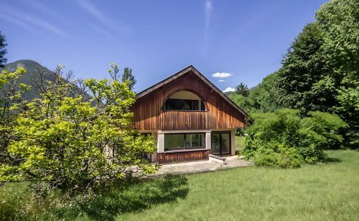 House in Bluffy, Auvergne-Rhône-Alpes, France 1