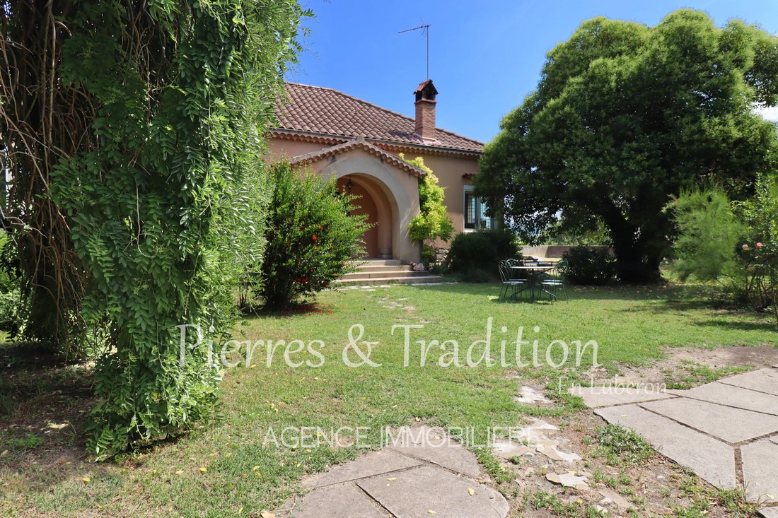 Townhouse in Centre Nord, Apt, France 1 - 17463620