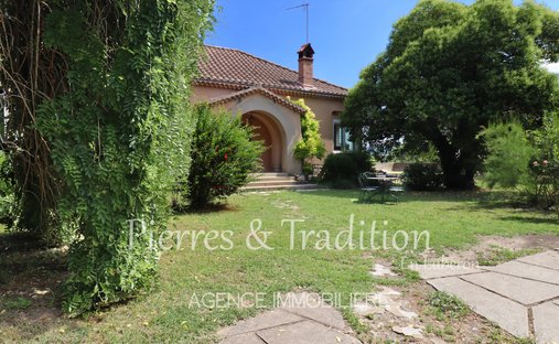 Townhouse in Centre Nord, Apt, France 1