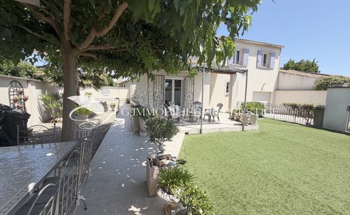 Villa in Althen-des-Paluds, Provence-Alpes-Côte d'Azur, France 1