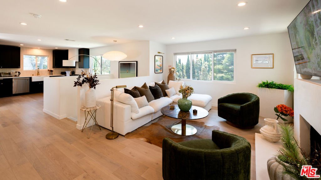 House in Los Angeles, California, United States 4 - 18211354