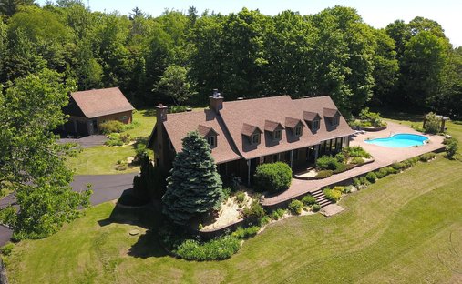 Maison à Saint-Hippolyte, Québec, Canada 1