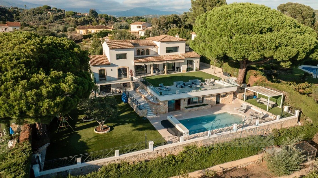 Villa in La Roquette-sur-Siagne, Provence-Alpes-Côte d'Azur, France 1 - 16186424