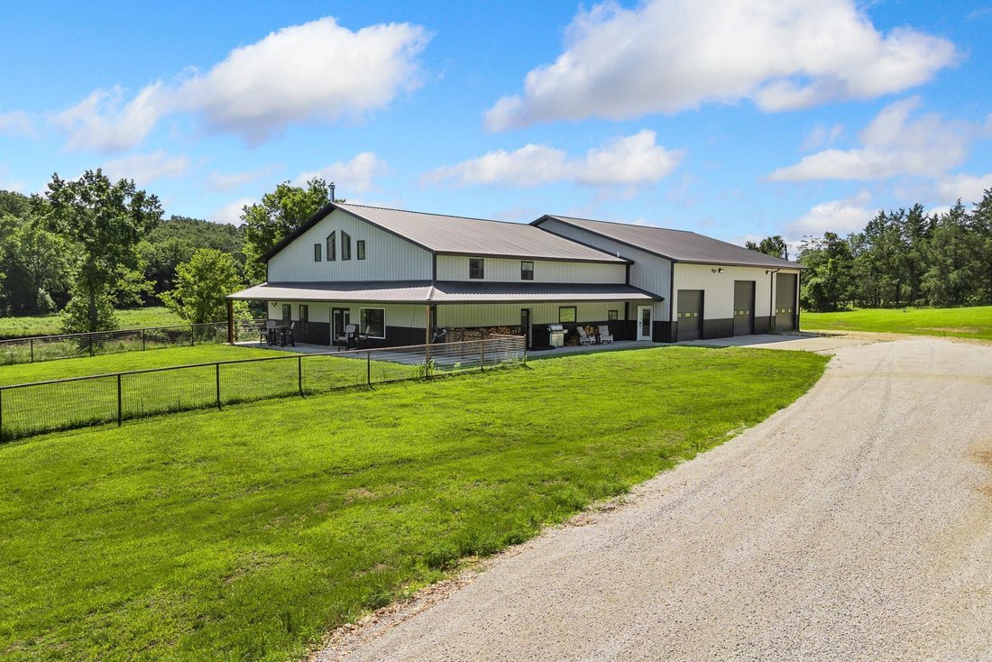 House in Diamond City, Arkansas, United States 1 - 18211226