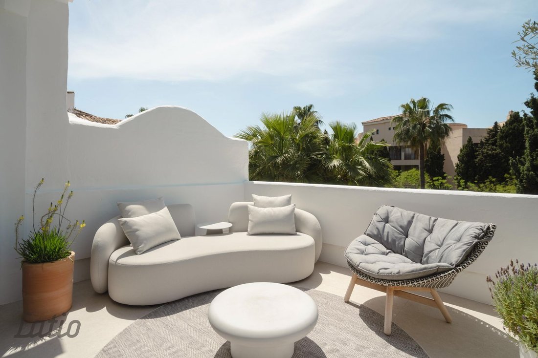 Apartment in Puerto Banus, Marbella, Spain 2 - 18211020