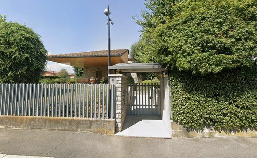 Villa in Bolgare, Lombardy, Italy 1