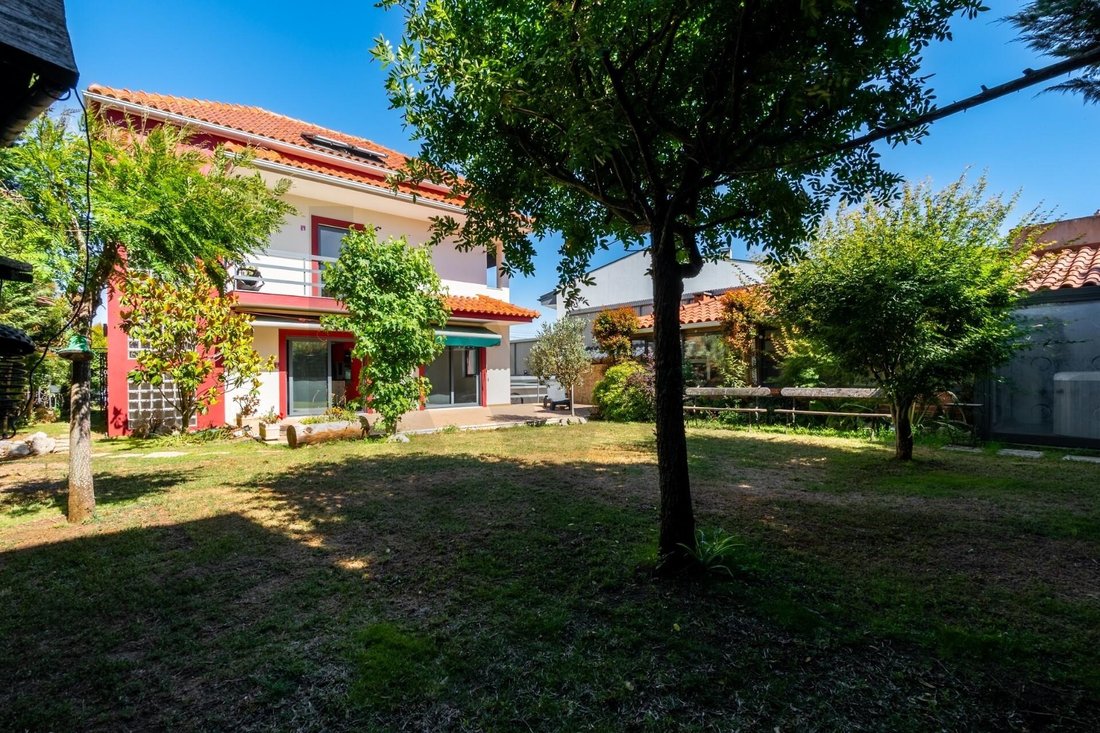 House in Belas, Lisbon, Portugal 1 - 18212234