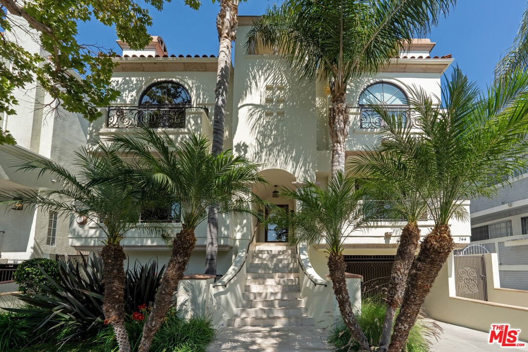 Los Angeles, California, United States 2 - 18213113