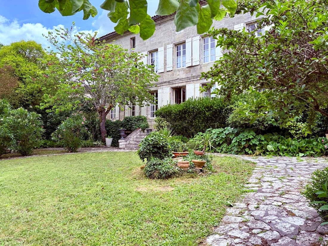 Villa in Est, Coutras, France 1 - 18212041