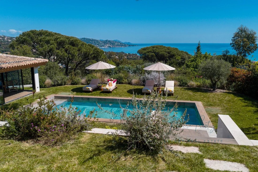 Villa in Nartelle-Noyer-Bellevue-bd des Sardinaux, Sainte-Maxime, France 2 - 15375866