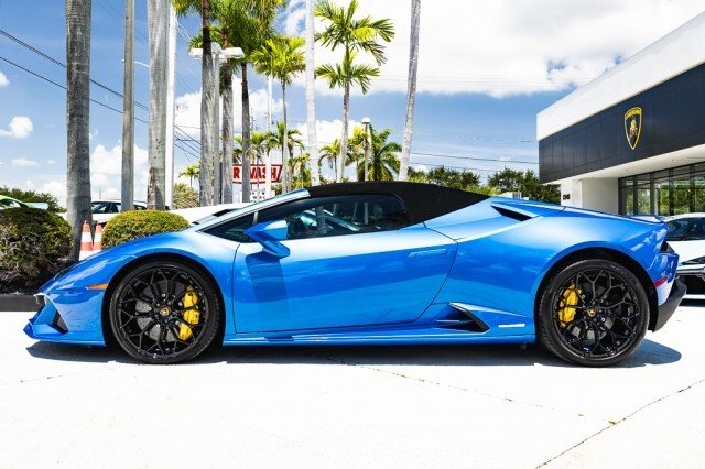 Cabriolet in Palm Beach, FL, United States 3 - 18212263