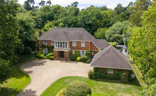 Casa a Oxshott, Elmbridge, Inghilterra 1