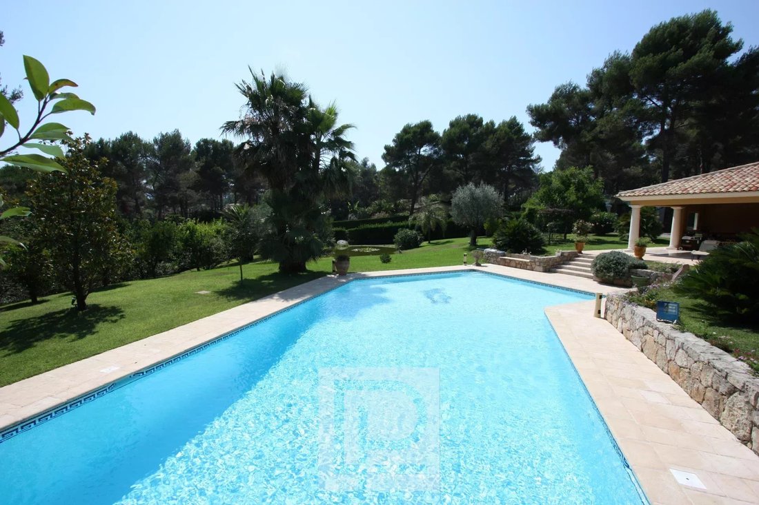 House in Mougins, Provence-Alpes-Côte d'Azur, France 2 - 18213035
