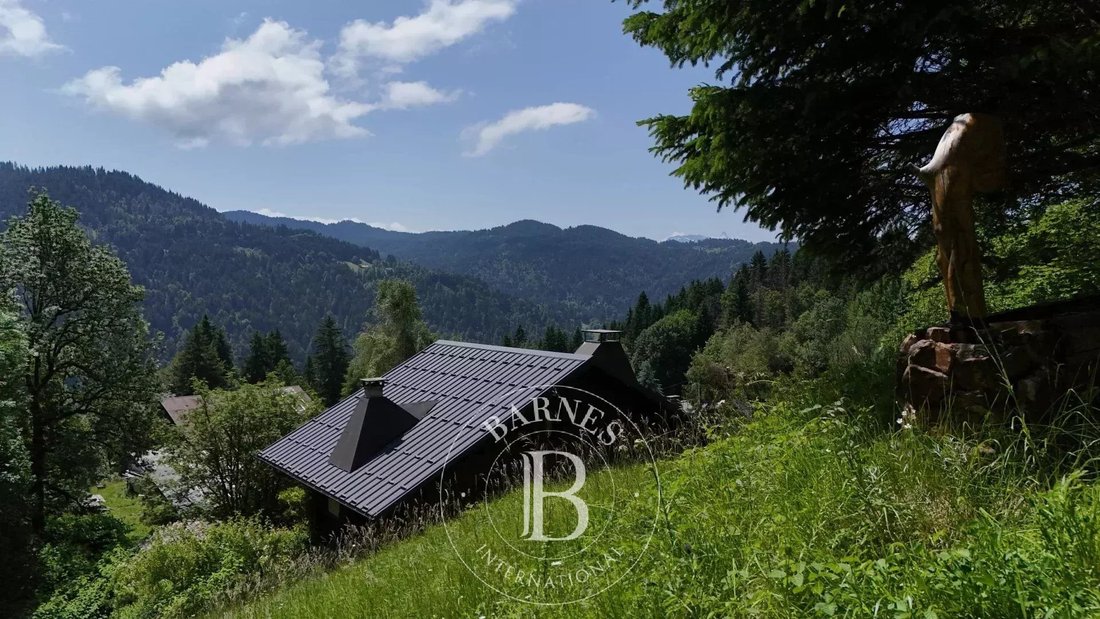 Chalet in Les Gets, Auvergne-Rhône-Alpes, France 3 - 15821758