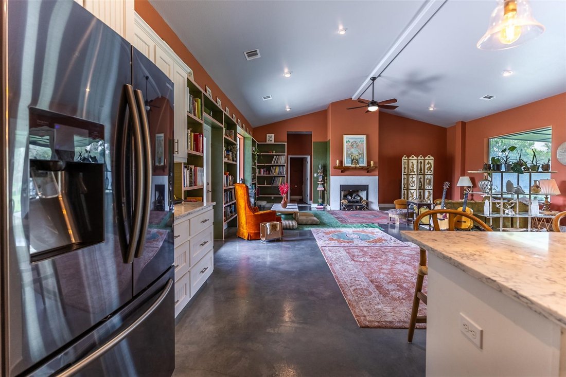 House in Dale, Texas, United States 3 - 18211558