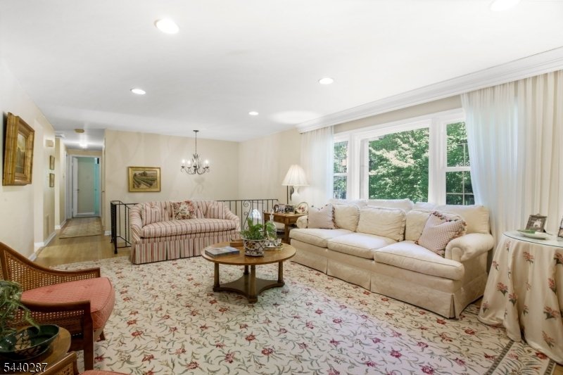 House in Livingston, New Jersey, United States 5 - 18212337