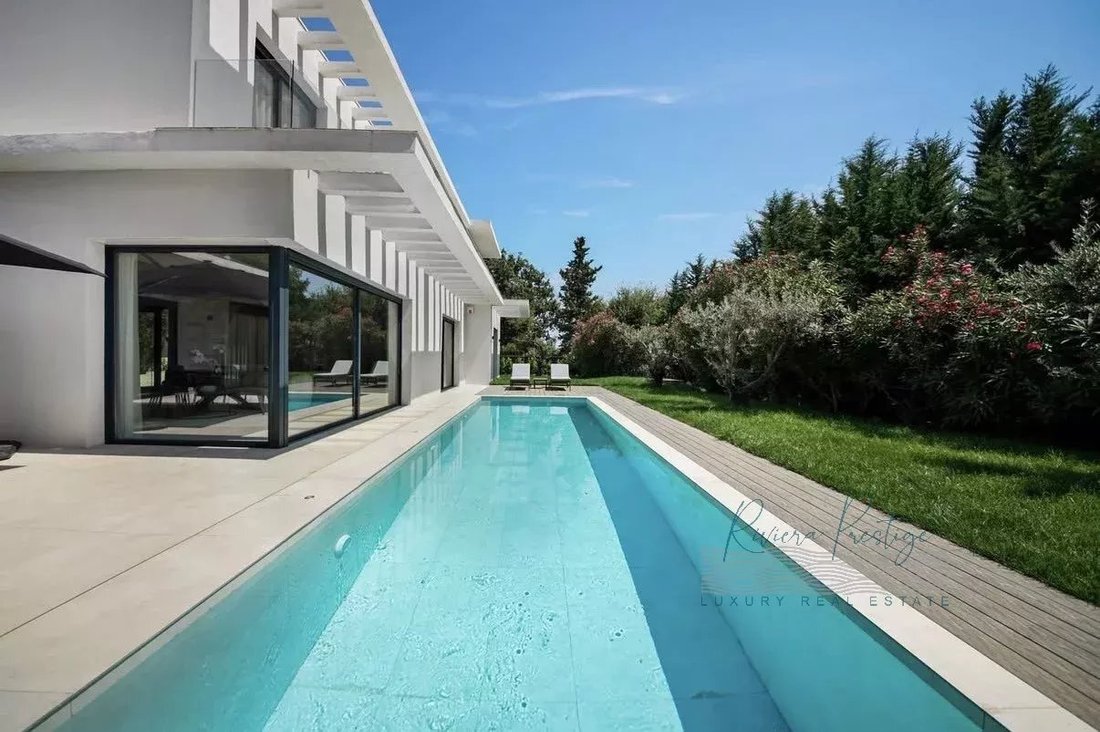 Villa in Mougins, Provence-Alpes-Côte d'Azur, France 2 - 16937415