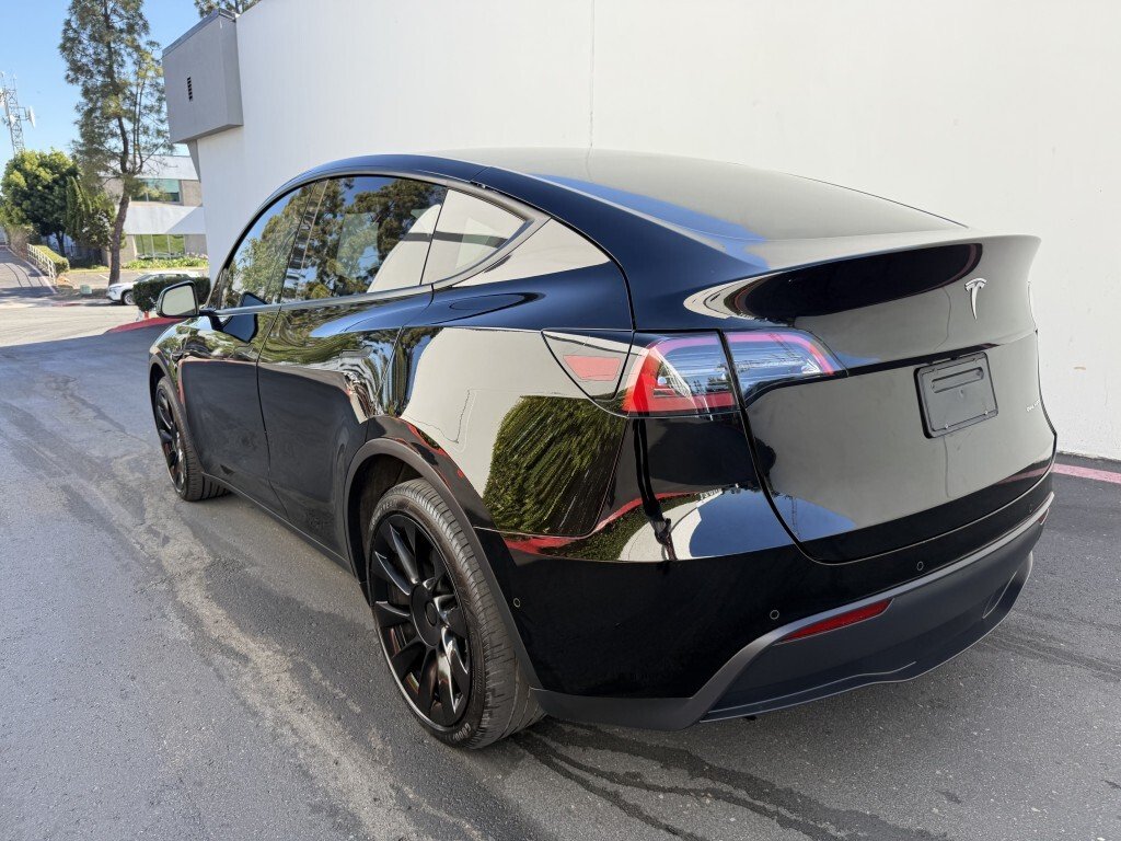 Tesla Model Y in San Diego, CA, United States 4 - 18212036