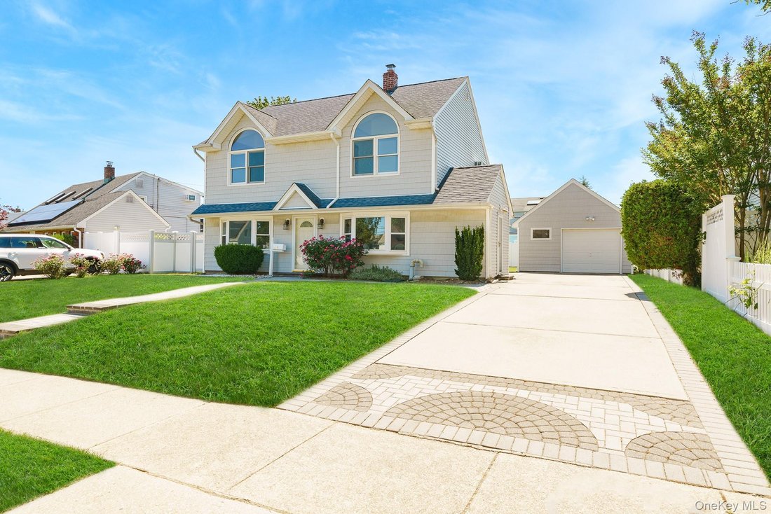 House in Levittown, New York, United States 2 - 18212916
